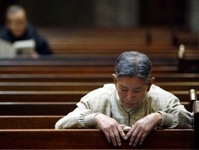Католическим священникам разрешили использовать электронный молитвенник