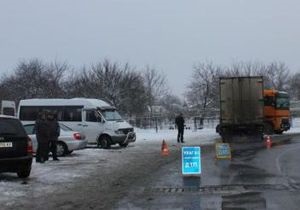 В Запорожье фура врезалась в маршрутку: одна пассажирка погибла, еще четверо травмированы