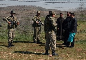 СМИ: Турция перебрасывает дополнительные войска на границу с Сирией