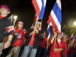 Тысячи таиландцев требую проведения новых выборов