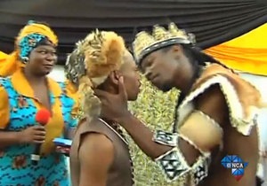 В ЮАР состоялась первая в истории страны гей-свадьба