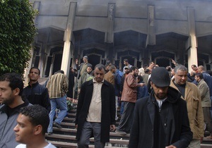 В Триполи верные Каддафи силовики открыли огонь по демонстрантам