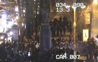 Госпитализированы 8 правоохранителей после столкновения возле памятника Ленину в Киеве  - милиция