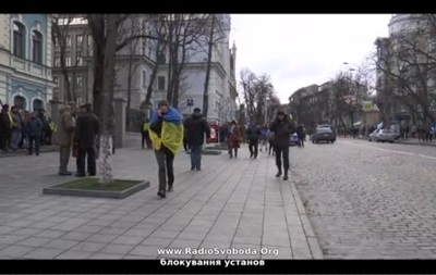 Бакновая - Администрация президента - Евромайдан - протесты - В Киеве на Банковой собираются протестующие, АП под охраной Беркута