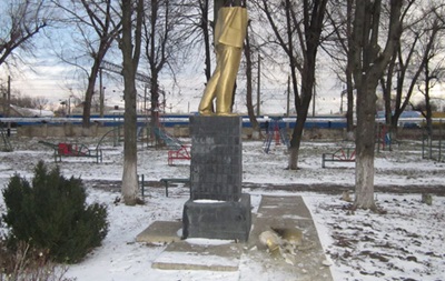 В Одеській області розбили пам ятник Леніну