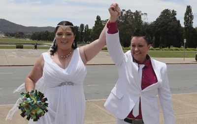 В Австралії скасували одностатеві шлюби