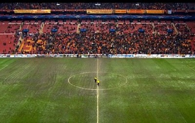 UEFA простил Галатасарай за порчу газона перед матчем с Ювентусом