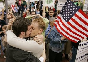 Парламент Калифорнии принял закон об изучении в школах достижений гомосексуалистов