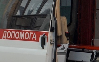 Троє людей госпіталізовані внаслідок зіткнення маршрутки і таксі в Києві