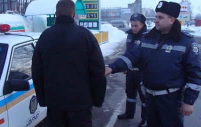 Водитель Мерседеса сбил гаишников в Яремче, спровоцировав настоящую погоню 