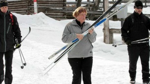 Меркель травмувала таз, катаючись на лижах