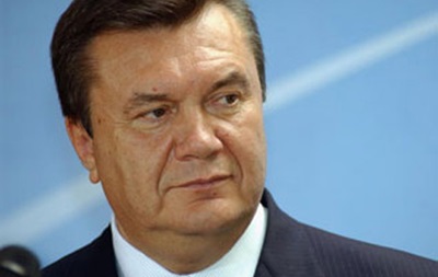 Янукович едет на один день в Донецкую область - навестить внуков