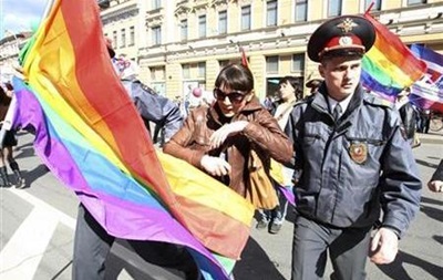 Правозащитники назвали мракобесной идею Охлобыстина сажать геев в тюрьму