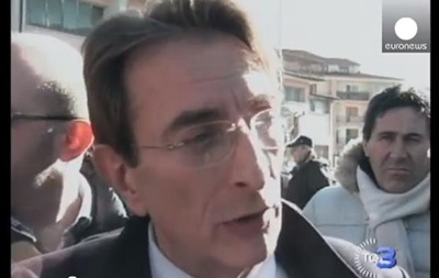 Мэр итальянского города Аквила отправился в отставку на фоне коррупционного скандала