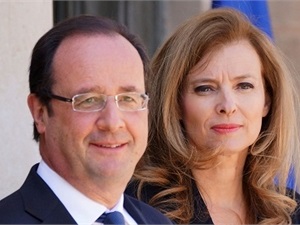 Супруга президента Франции попала в больницу, узнав о его измене