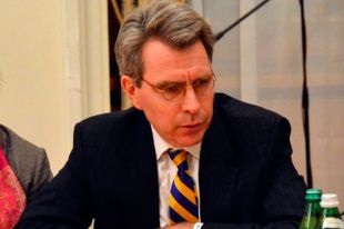 Посол США похвалил Беркут за неприменение силы в Святошинском районе