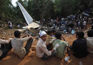 Фотогалерея: Скатился в пропасть. Катастрофа Boeing в Индии унесла жизни 159 человек