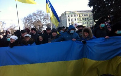 К митингу сторонников донецкого Евромайдана стянуты дополнительные силы милиции