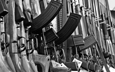 Из-за беспорядков в Киеве закрываются оружейные магазины