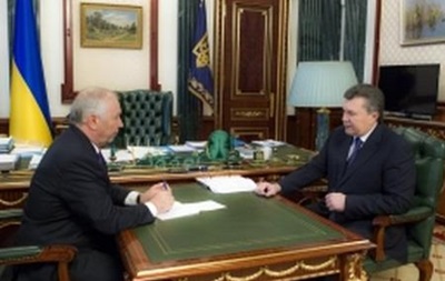 По предложению Януковича Рада рассмотрит ситуацию в стране на внеочередной сессии