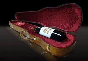 Во Франции выпустили вино в скрипичных футлярах Страдивари