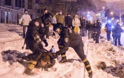 На Євромайдан у Харкові напали невідомі з битами і георгіївськими стрічками