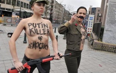 Femen в Брюсселе провели протест против Путина 