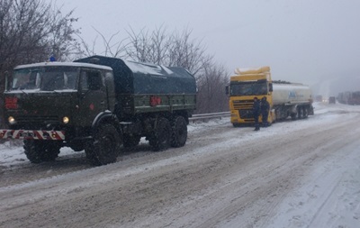 Через негоду ускладнено рух автодорогами у п яти областях України