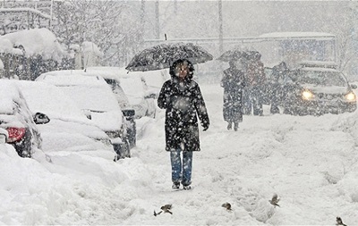 Донецьку область завалили снігопади: закриті школи, знеструмлені села