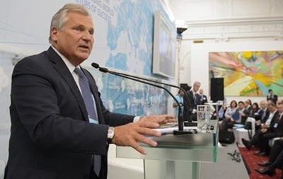 Квасьневский: ЕС должен быть готов помочь Украине финансово