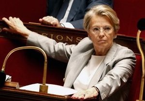 Глава МИД Франции ушла в отставку из-за скандала