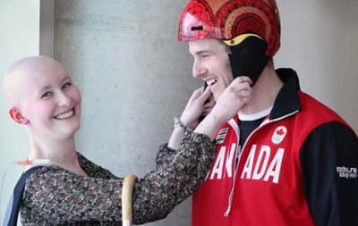 Канадський гірськолижник на Олімпіаді виступить у шоломі, розмальованому онкохворою дівчиною