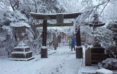 Кількість загиблих через сильний снігопад в Японії зросла до 13 осіб