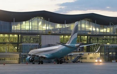 Авиарейсы аэропорта Киев из-за непогоды принимает Борисполь