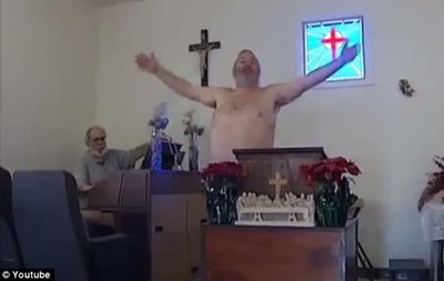 У США пастор закликає парафіян ходити на службу голими