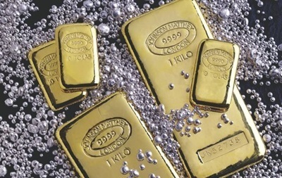 Золото и серебро немного прибавили в росте, платина снижается