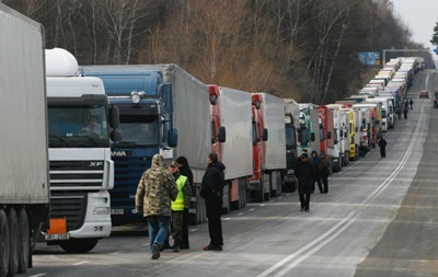 Міндоходів закликає громадян розблокувати пункт пропуску на кордоні з Польщею 