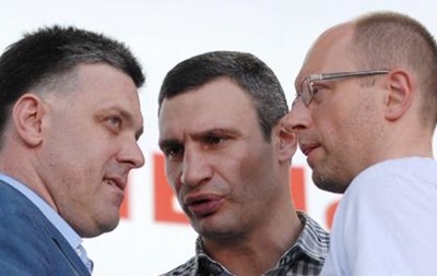 Оппозиция призывает Януковича к перемирию