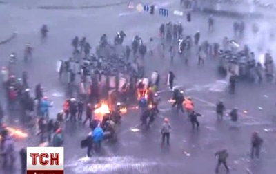 Появилось видео вытеснения силовиков с Европайской площади