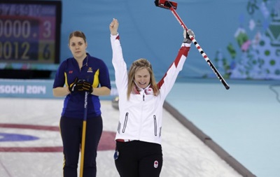 Женская сборная Канады по керлингу завоевала золото на Олимпиаде в Сочи