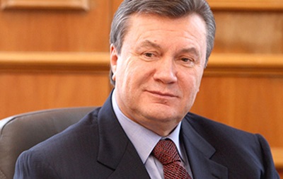 Сікорський вважає нульовими шанси переконати Януковича піти у відставку