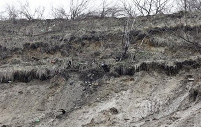 У Львівській області стався зсув ґрунту біля залізничної станції