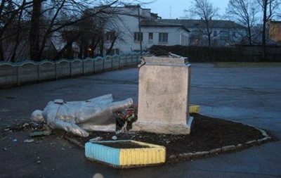 Генпрокуратура перевірить законність порушення кримінальних справ щодо знесення пам ятників Леніну
