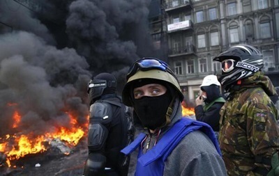 Самооборона Майдану повинна зняти маски і здати зброю - МВС