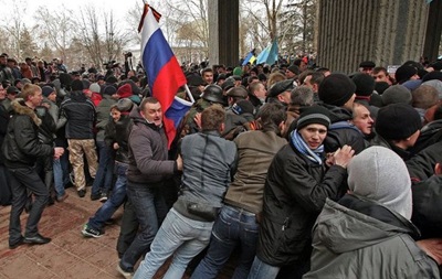 У Криму на мітингу помер чоловік