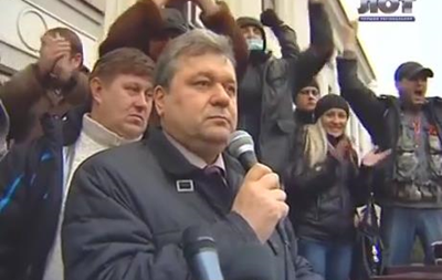  Решение Луганского облсовета о непризнании власти в Киеве горожане встретили криками  Молодцы! 