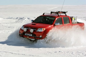 Toyota Hilux стал первым автомобилем в мире, доехавшим своим ходом до Северного полюса!