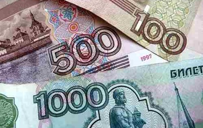 Девальвация рубля продолжится, если Россия не прекратит конфликт в Крыму – эксперт 