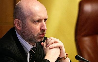 Турчинов пока не собирается с визитом в Крым