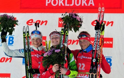 Домрачева и Ферри выиграли масс-старты на этапе Кубка мира в Поклюке